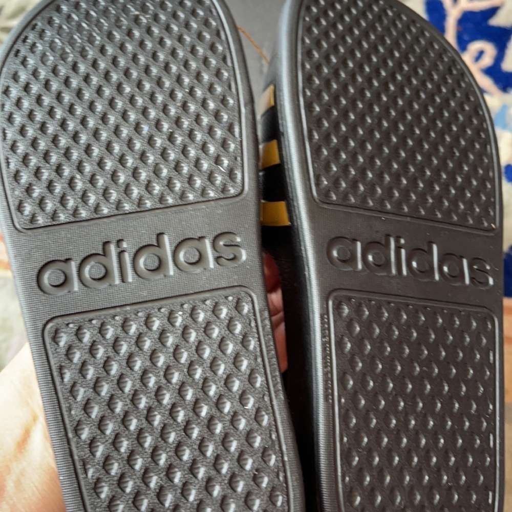 adidas Women's Adilette Aqua Sandal Size 6 - Picture 9 of 10